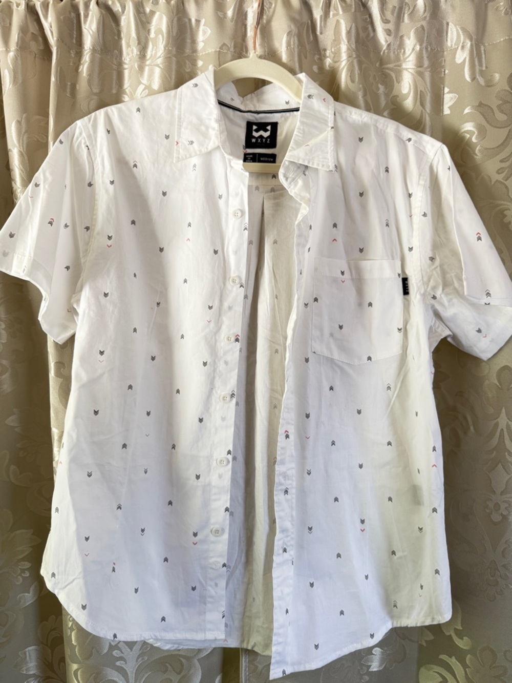 Wyze White Short-Sleeve Button-Down with Micro Arrow Print/E046